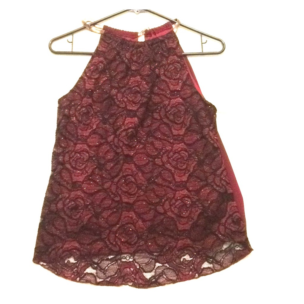 Red, sparkling rose top